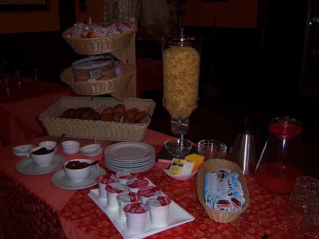 Nuovo Hotel Tripoli Settimo Vittone ภายนอก รูปภาพ